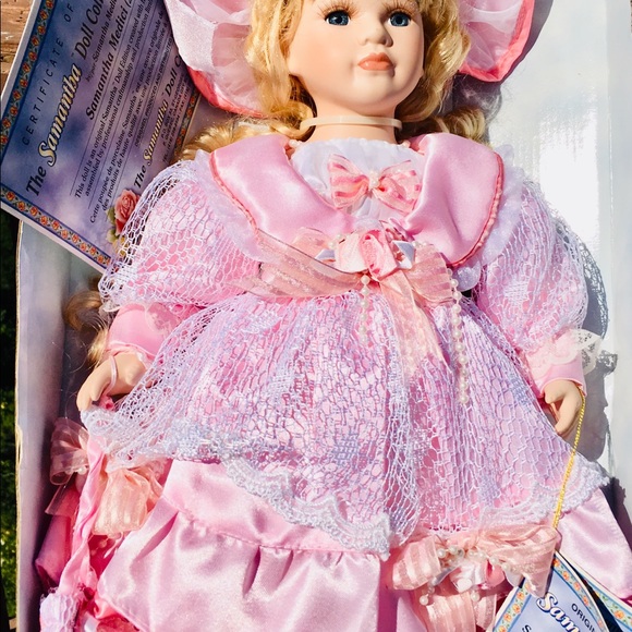 Dolls - Picture 3 of 5